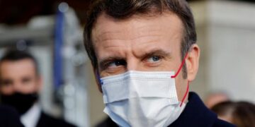 Burkina : Macron « condamne le coup d’État militaire » contre Kaboré et lance un appel aux putschistes