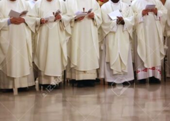 Les prêtres catholiques ayant des enfants appelés à se séparer « rapidement » de la soutane en RDC