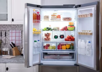 Ces erreurs que tout le monde commet avec son frigo et qui font exploser la facture d’électricité