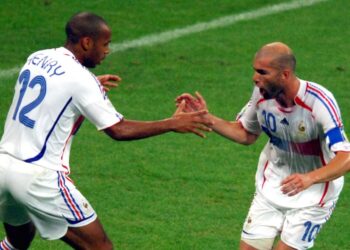 Vidéo : Quand le père de Thierry Henry « enterre » Zinedine Zidane ; Regardez