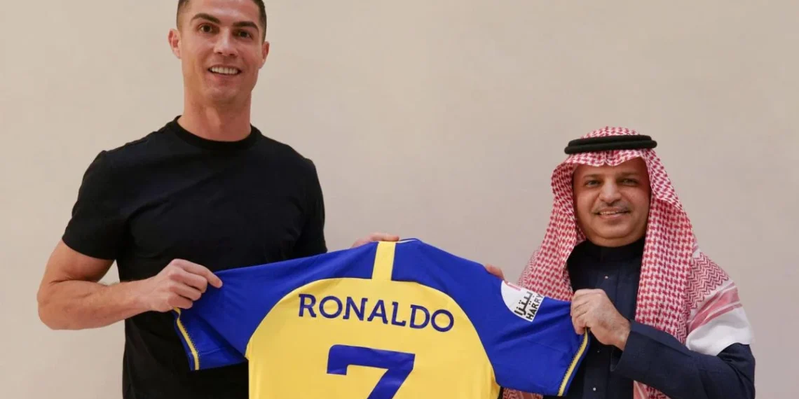 253000 FCFA par minute… : Les détails astronomiques du contrat de Cristiano Ronaldo à Al-Nassr en Arabie Saoudite