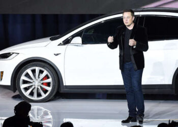 Elon Musk victime d’une chute inédite : Le patron de Twitter a perdu plus de 200 milliards de dollars en un an