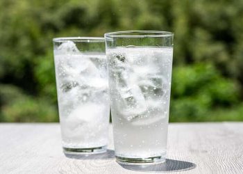 Voici pourquoi boire de l’eau fraîche est une pratique dangereuse pour la santé