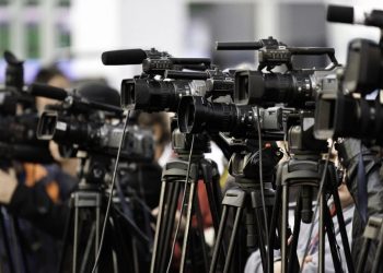 Media: 02 journalistes élevés au rang de commandeur de l’Ordre National