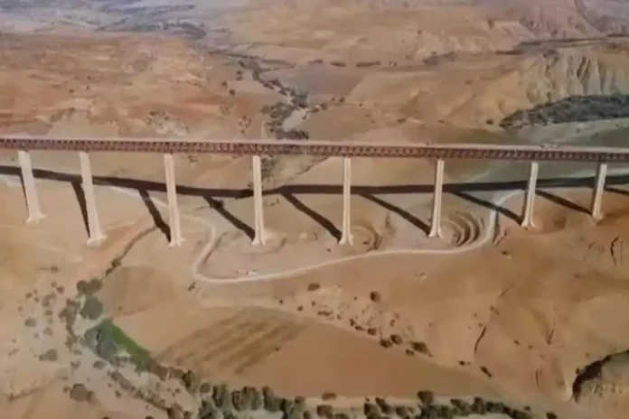 Un des plus hauts ponts ferroviaires du monde a été construit en Algérie